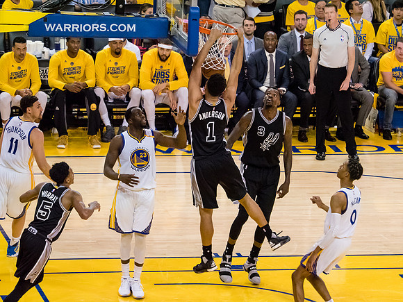NBA: Playoffs-San Antonio Spurs at Golden State Warriors