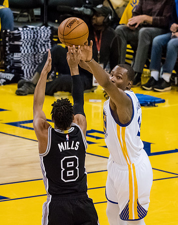 NBA: Playoffs-San Antonio Spurs at Golden State Warriors