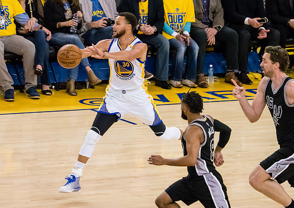 NBA: Playoffs-San Antonio Spurs at Golden State Warriors