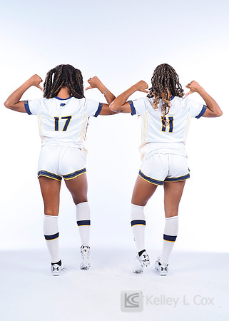 Anysa Gray (17), Amaya Gray (11)