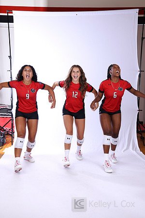 Taumafa Tuinauvai (9), Megan Crecelius (12), Kara Green (6)