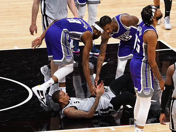 NBA: San Antonio Spurs at Sacramento Kings