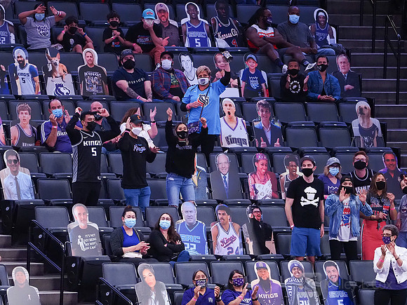 NBA: San Antonio Spurs at Sacramento Kings