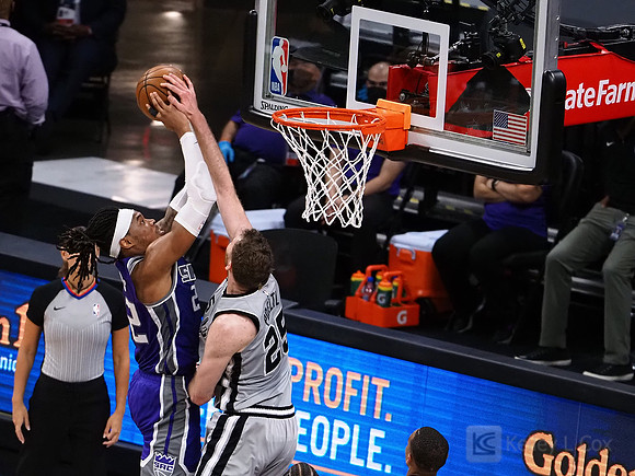 NBA: San Antonio Spurs at Sacramento Kings