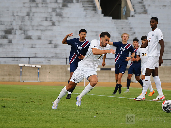 Evan Davila (7)
