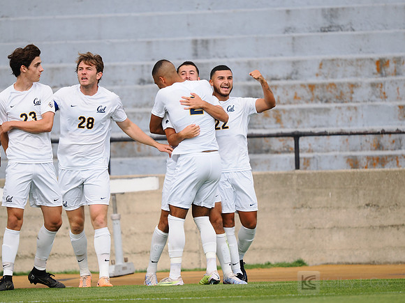 Evan Davila (7), Team