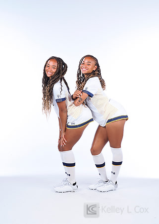 Anysa Gray (17), Amaya Gray (11)