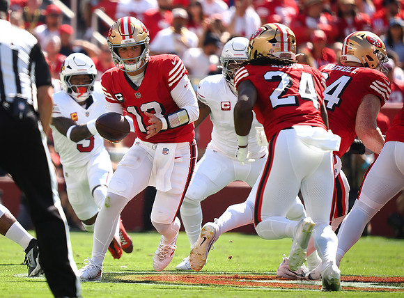 NFL: Arizona Cardinals at San Francisco 49ers