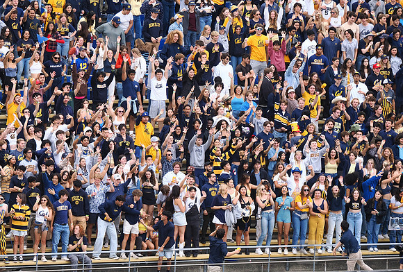 T-Shirt Toss