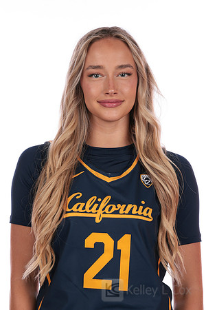 Mia Mastrov (21)