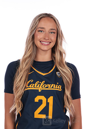 Mia Mastrov (21)