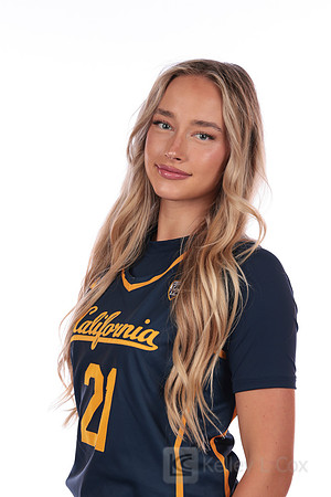 Mia Mastrov (21)