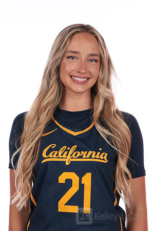 Mia Mastrov (21)