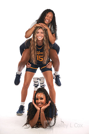 Leilani McIntosh (1), Lulu Laditan-Twidale (10), Kemery Martín (15)