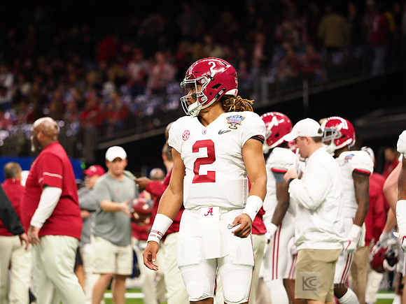 Alabama Crimson Tide quarterback Jalen Hurts (2)
