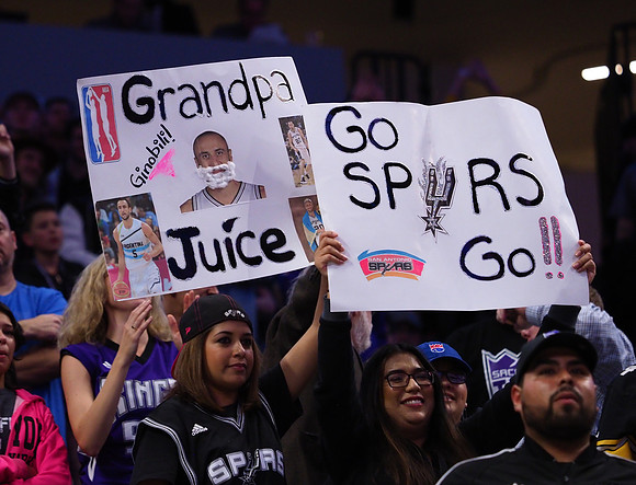 NBA: San Antonio Spurs at Sacramento Kings