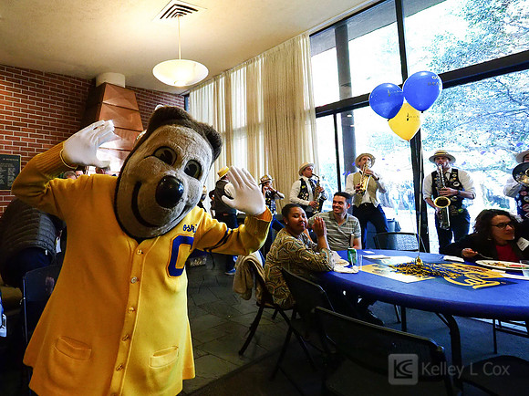 California Alumni Association Hoops Party
