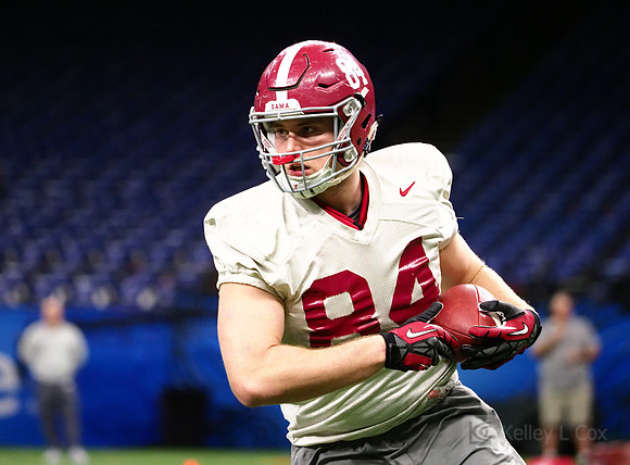 Alabama Crimson Tide tight end Hale Hentges (84)