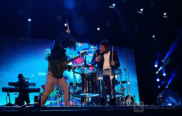 Imagine Dragons, Wayne Sermon, Dan Reynolds