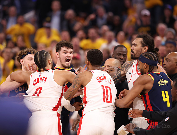 NBA: Playoffs-Houston Rockets at Golden State Warriors