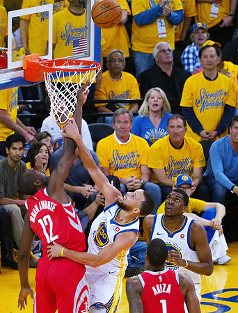 NBA: Playoffs-Houston Rockets at Golden State Warriors