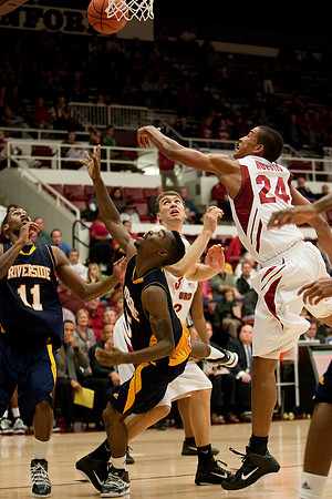 NCAA MEN'S BASKETBALL 2010 - Dec 12 - UC Riverside at Stanford