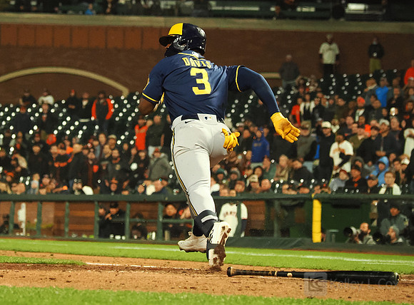 MLB: Milwaukee Brewers at San Francisco Giants