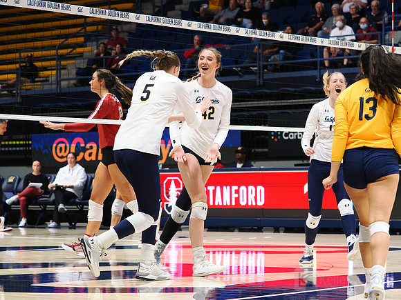 Leah Schmidt (5), Sophie Scott (42)