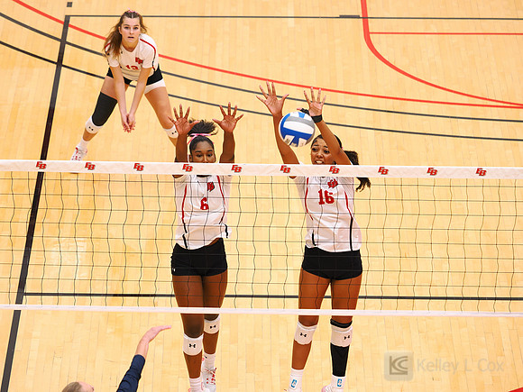 Kara Green (6), Mia Jordan (16)