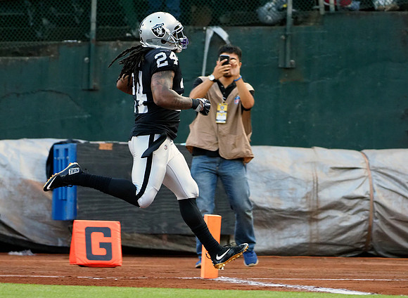 NFL: Detroit Lions at Oakland Raiders