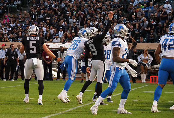 NFL: Detroit Lions at Oakland Raiders