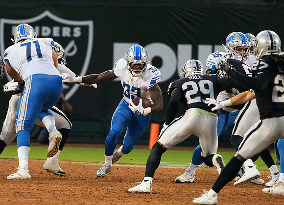 NFL: Detroit Lions at Oakland Raiders
