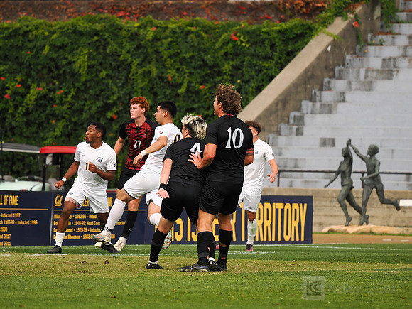 Adrian Guzman (11)