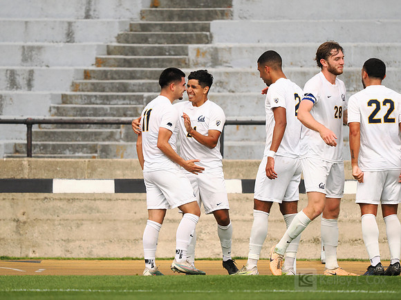 Adrian Guzman (11), Fernando Lara (21)