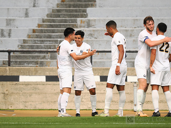Adrian Guzman (11), Fernando Lara (21)