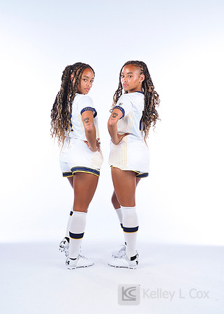 Anysa Gray (17), Amaya Gray (11)
