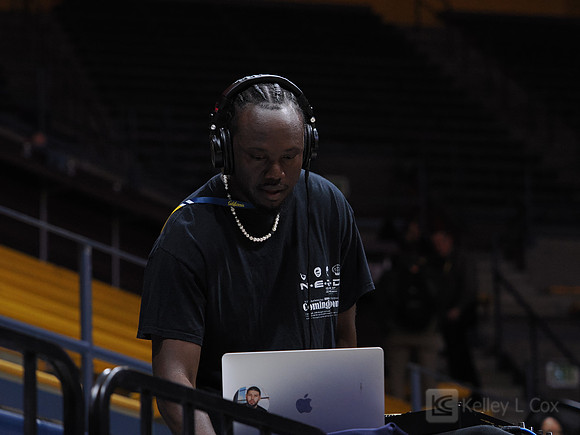 DJ