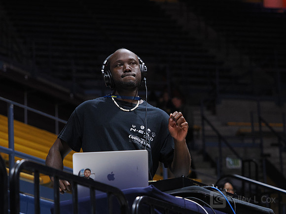 DJ