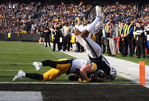 NFL: Pittsburgh Steelers at Oakland Raiders