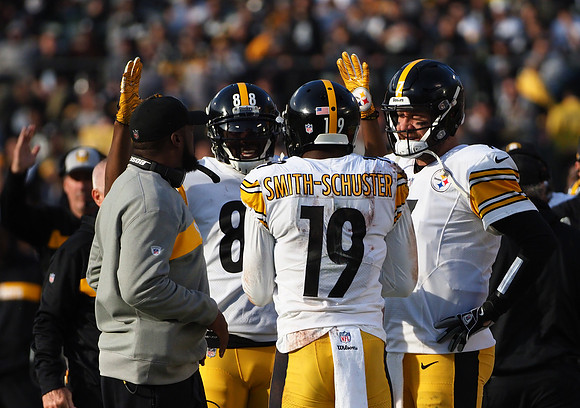 NFL: Pittsburgh Steelers at Oakland Raiders
