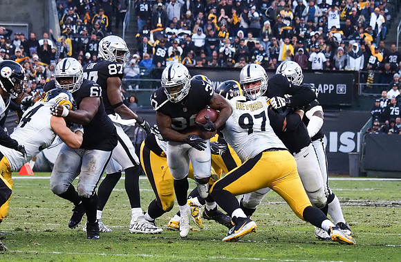 NFL: Pittsburgh Steelers at Oakland Raiders