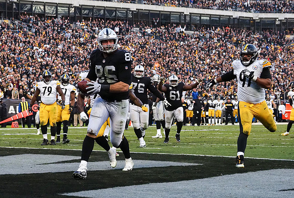 NFL: Pittsburgh Steelers at Oakland Raiders