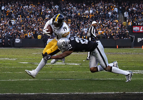 NFL: Pittsburgh Steelers at Oakland Raiders