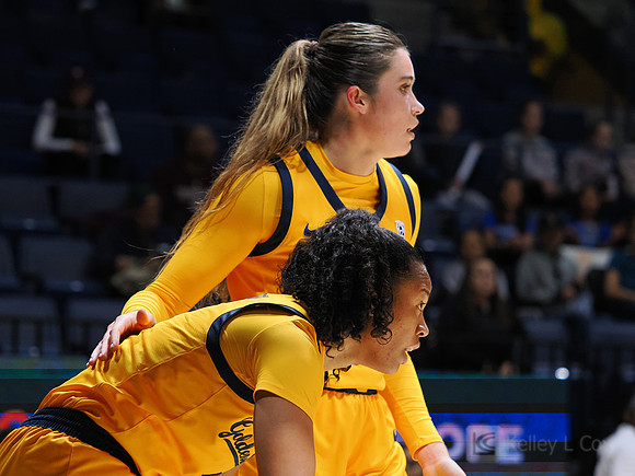Leilani McIntosh (1), Kemery Martin (15)