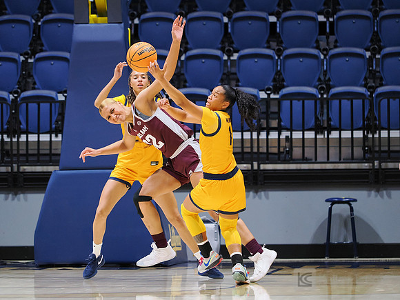 McKayla Williams (24), Leilani McIntosh (1)