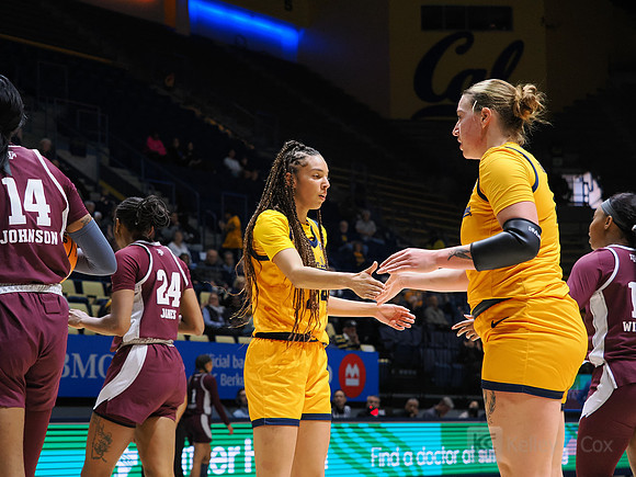 McKayla Williams (24), Marta Suarez (7)