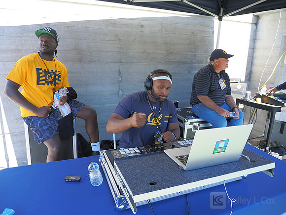 DJ
