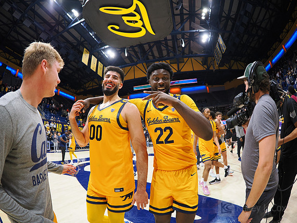 Fardaws Aimaq (00), ND Okafor (22)