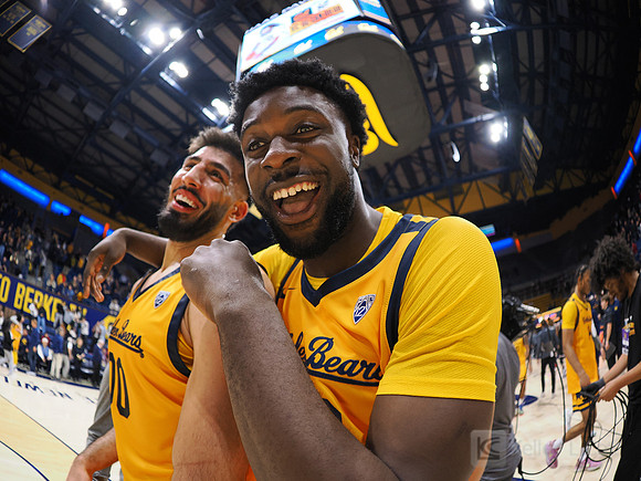 Fardaws Aimaq (00), ND Okafor (22)