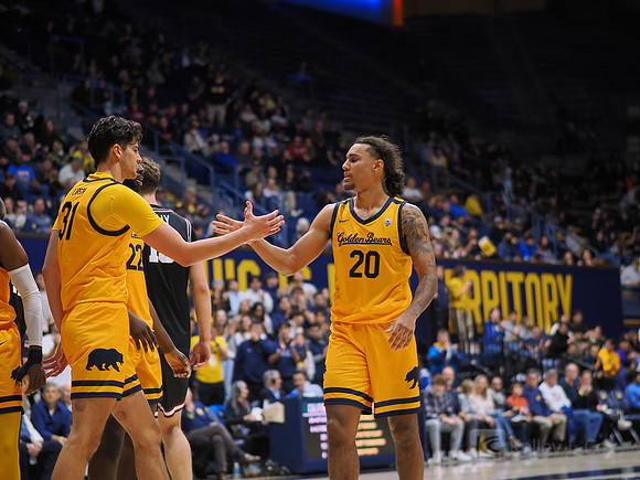 Gus Larson (31), Jaylon Tyson (20)